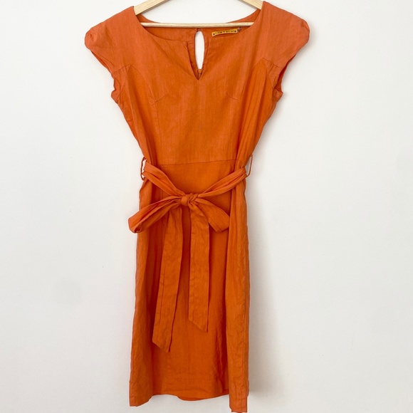 Alice + Olivia Dresses & Skirts - Alice + Olivia linen blend dress